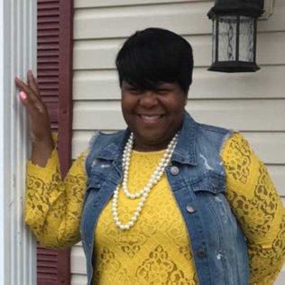 Meet your Posher, Tracy - Picture 1 of 1